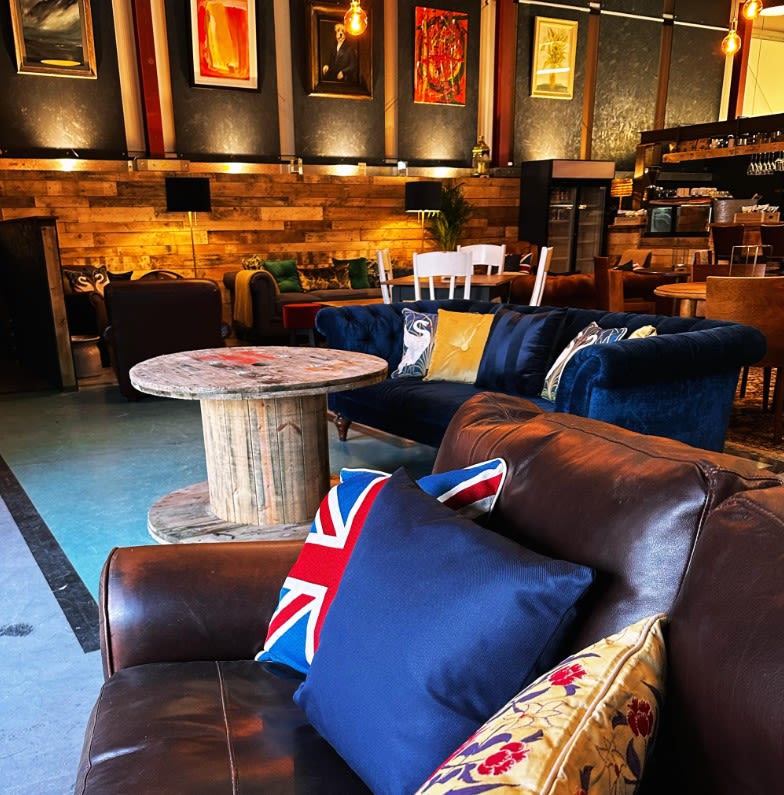 Lounge 2 sssrmy