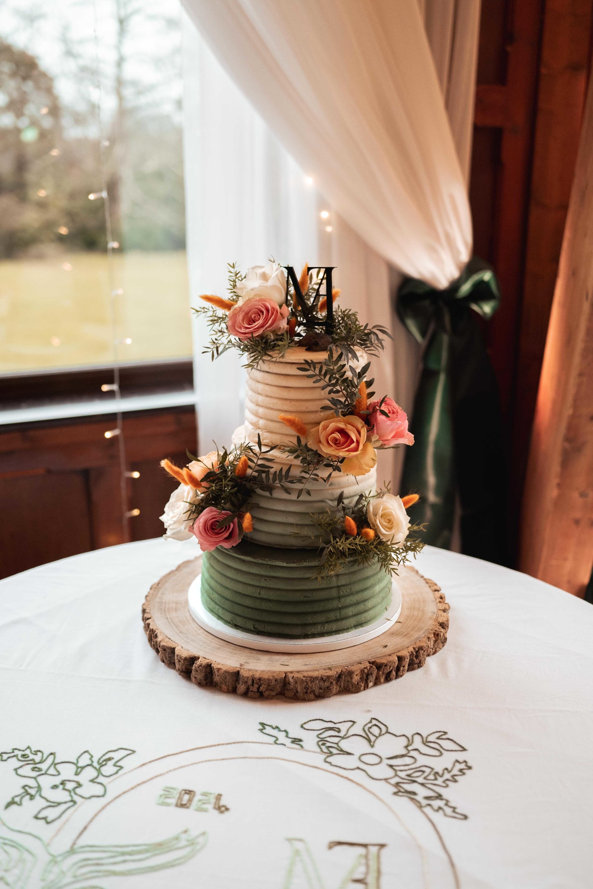 Wedding cake 1 nk4uxm