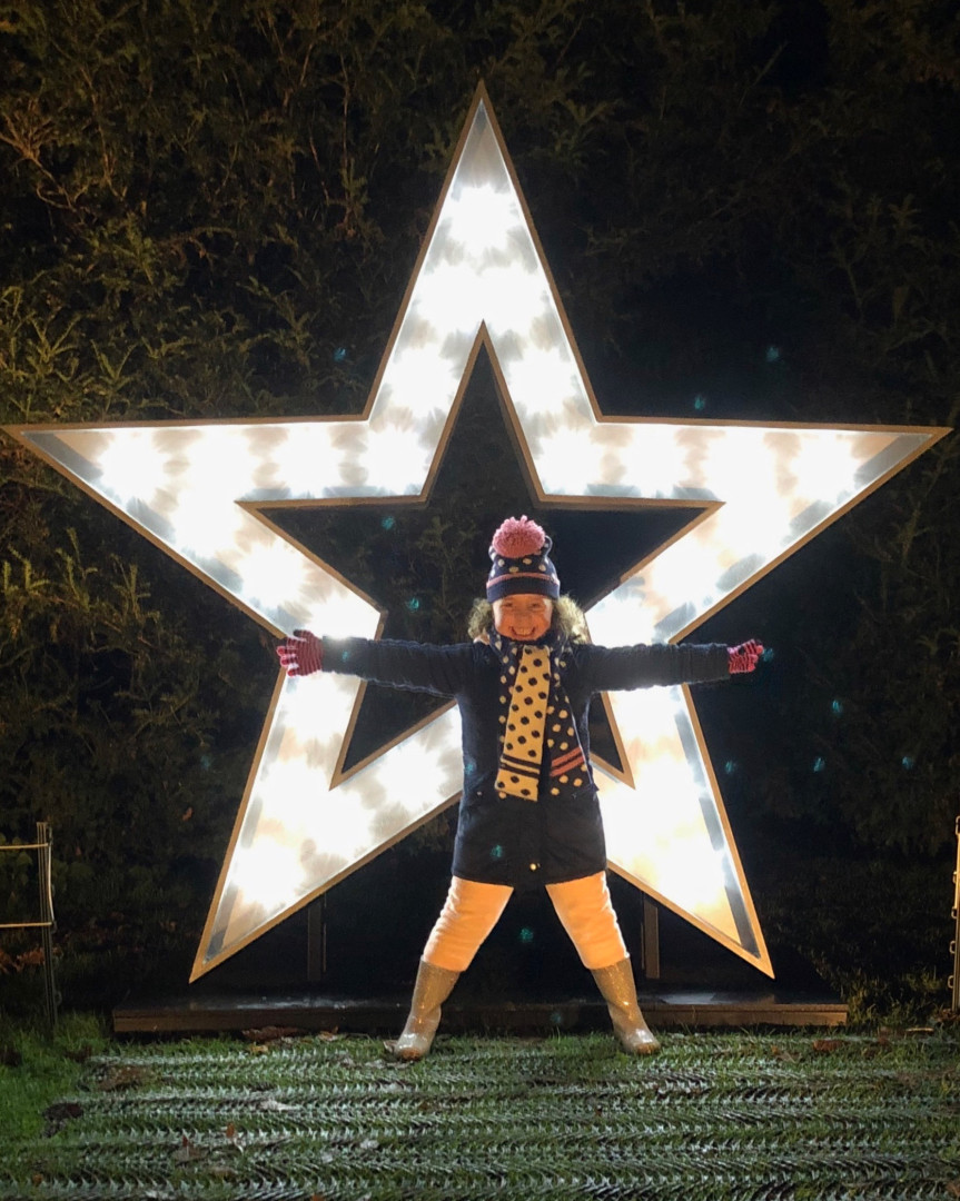 SOLSudeley Castle Star  amp  Child